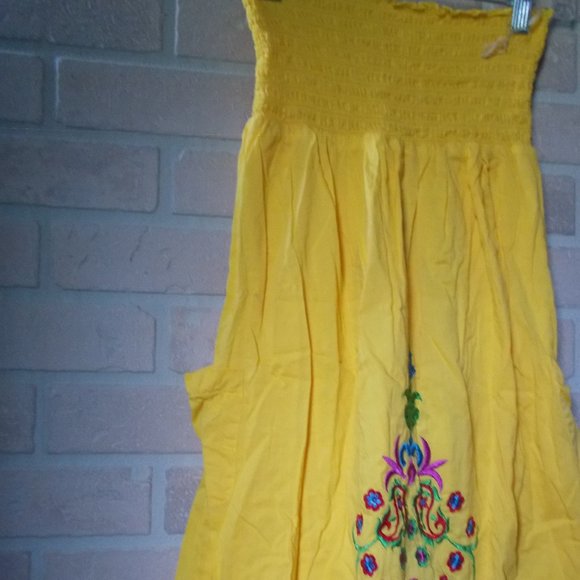 80s Petite X-Small Floral Embroidery Yellow Cotton Halter Peasant Woman Dress - Picture 4 of 6
